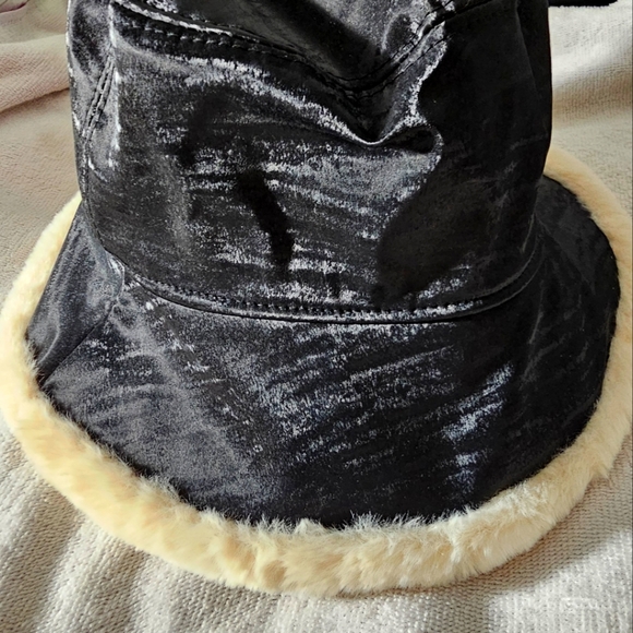 Rossini warm and up in style this hat brings flavor to your wardrobe brand new - Picture 2 of 4